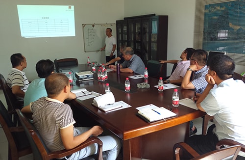 奔达模具定期举办技术交流会